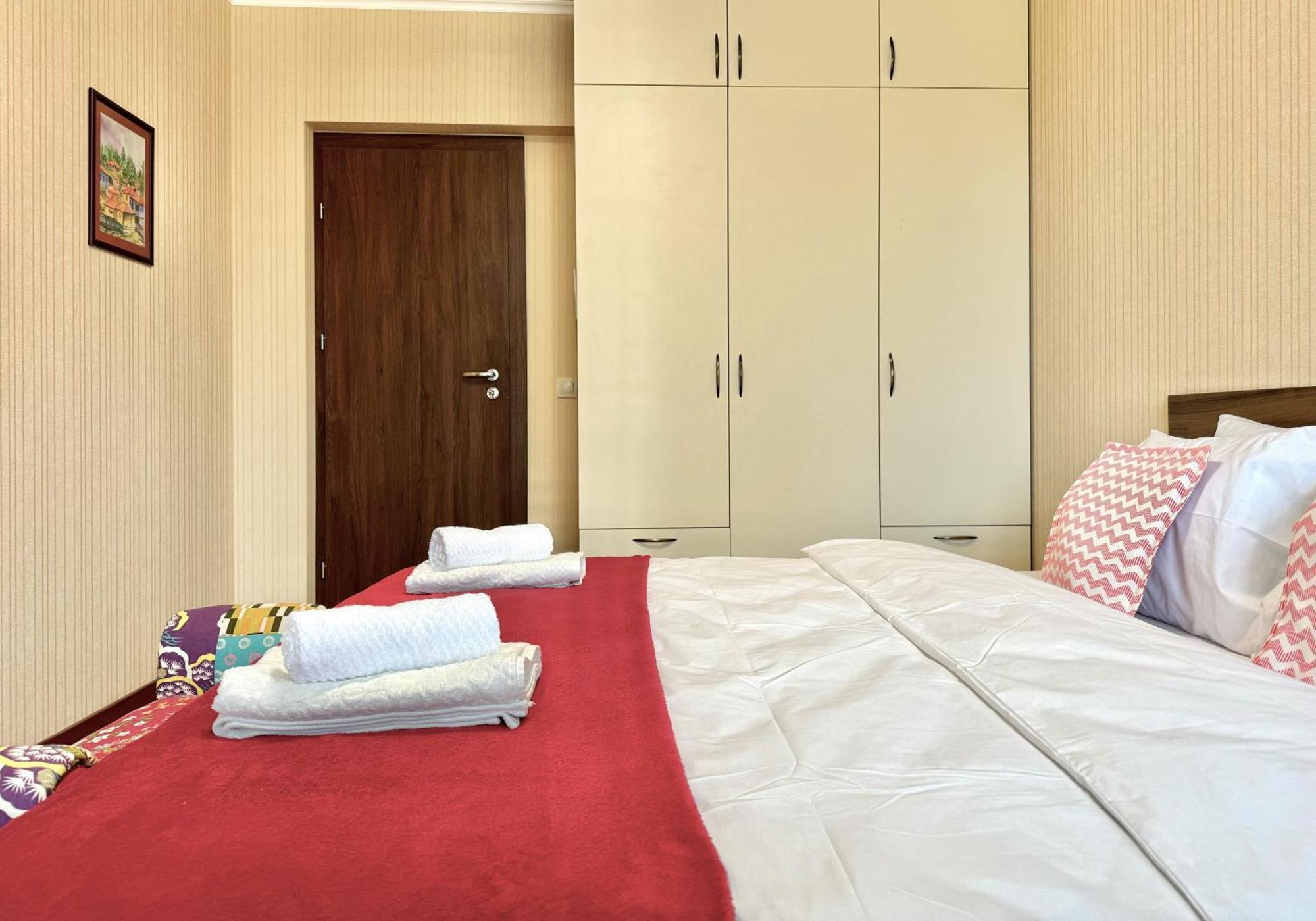 Sunny & Comfort Next To Tech Park For 4 Guests