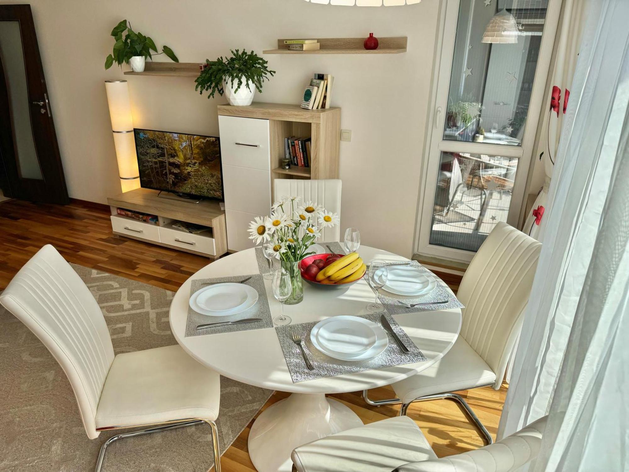 Sunny & Comfort Next To Tech Park For 4 Guests