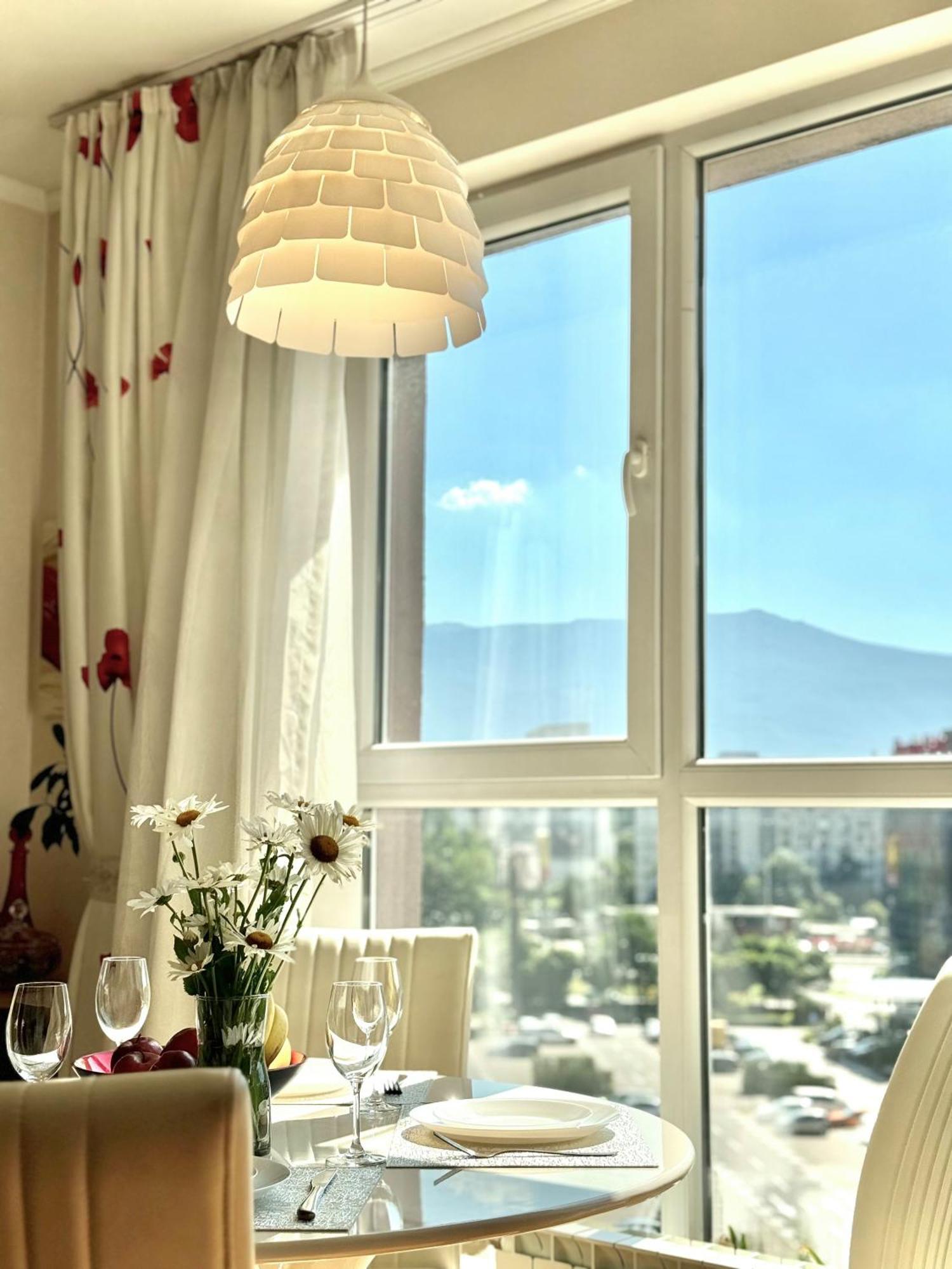 Sunny & Comfort Next To Tech Park For 4 Guests Apartment