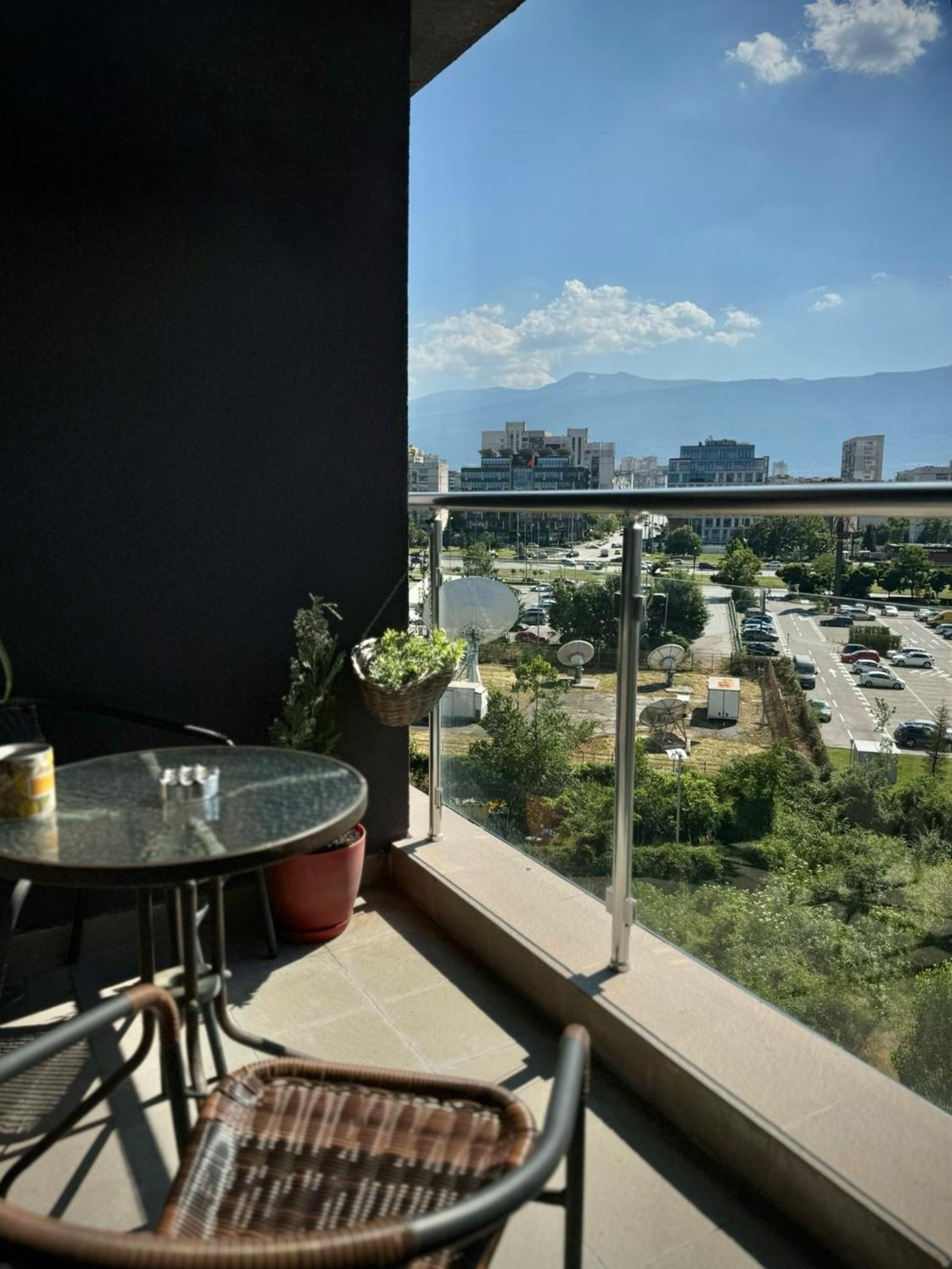 Sunny & Comfort Next To Tech Park For 4 Guests *